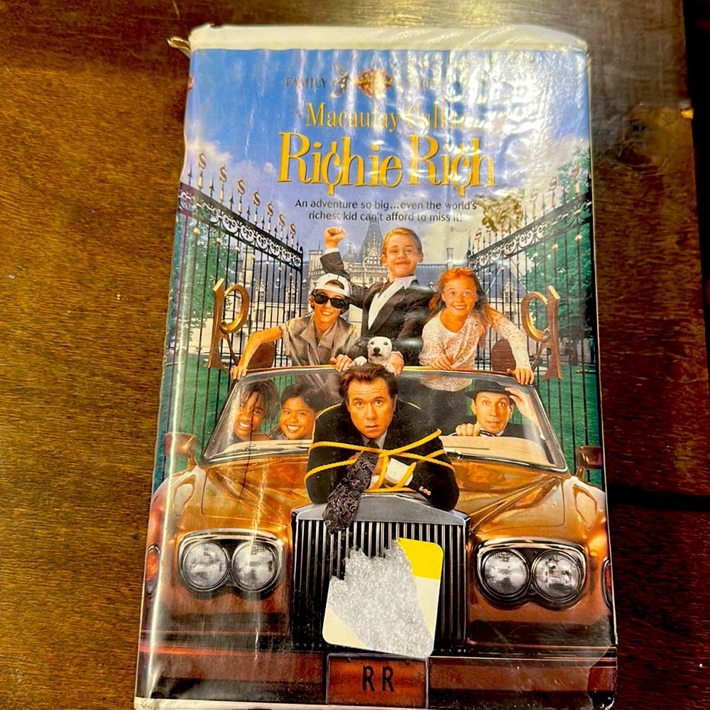 Disney Richie Richie with Clamshell Case VHS